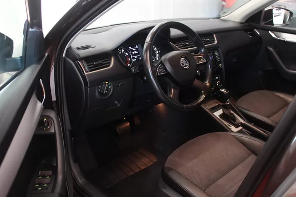 Škoda Octavia 1.2TSI DSG Elegance - foto 14