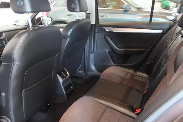 Škoda Octavia 1.2TSI DSG Elegance - foto 16