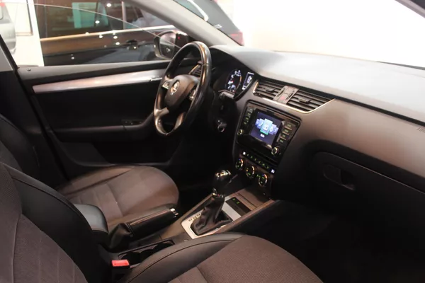 Škoda Octavia 1.2TSI DSG Elegance - foto 18
