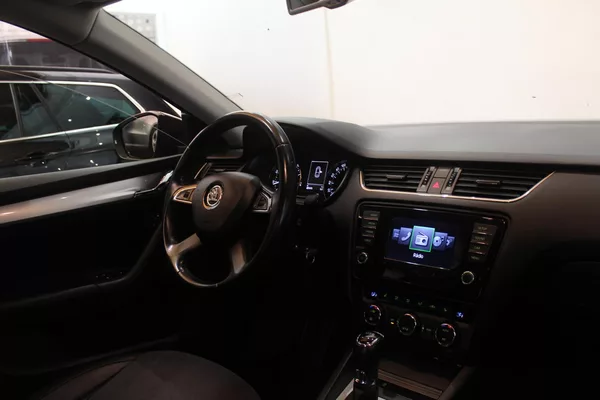Škoda Octavia 1.2TSI DSG Elegance - foto 23