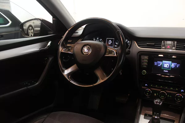 Škoda Octavia 1.2TSI DSG Elegance - foto 24