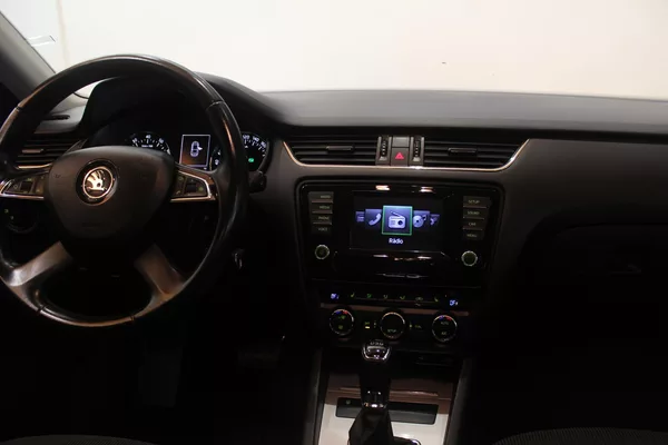 Škoda Octavia 1.2TSI DSG Elegance - foto 25