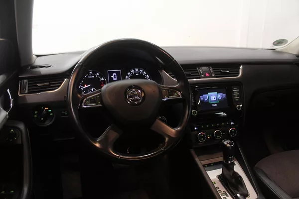 Škoda Octavia 1.2TSI DSG Elegance - foto 27