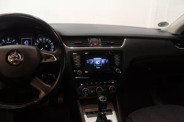 Škoda Octavia 1.2TSI DSG Elegance - foto 29