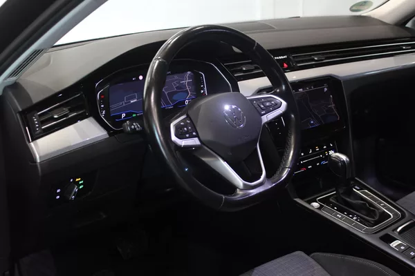 Volkswagen Passat 2.0TDI DSG Display LED - foto 14