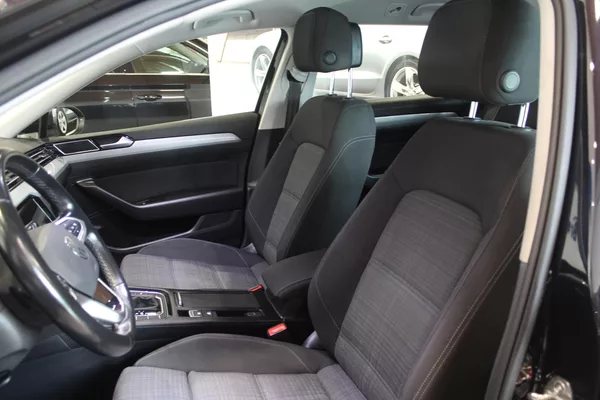 Volkswagen Passat 2.0TDI DSG Display LED - foto 15