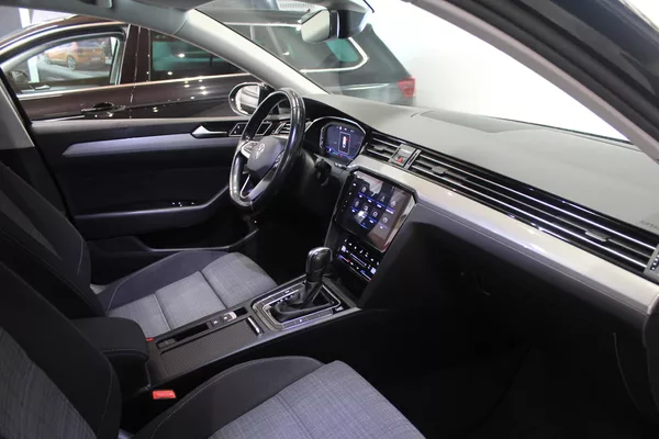 Volkswagen Passat 2.0TDI DSG Display LED - foto 18