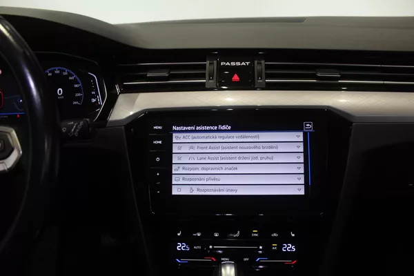 Volkswagen Passat 2.0TDI DSG Display LED - foto 32