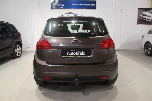 Kia Venga 1.4 66kW Klima ČR - foto 11