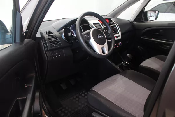 Kia Venga 1.4 66kW Klima ČR - foto 15
