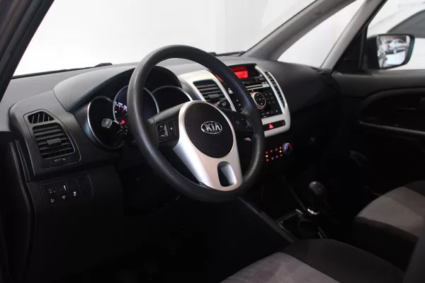 Kia Venga 1.4 66kW Klima ČR - foto 16