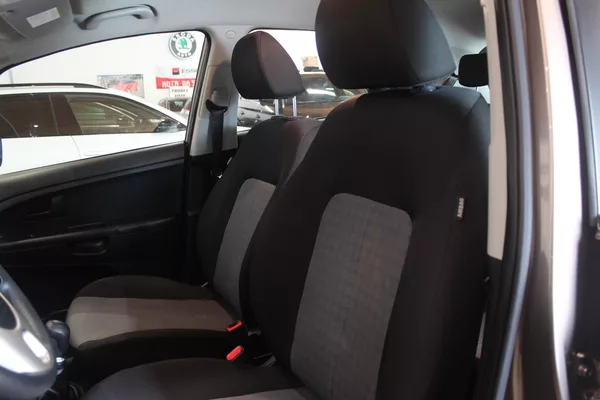 Kia Venga 1.4 66kW Klima ČR - foto 17
