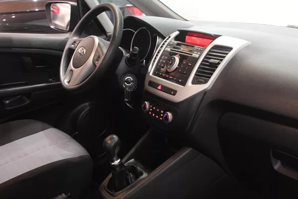 Kia Venga 1.4 66kW Klima ČR - foto 23