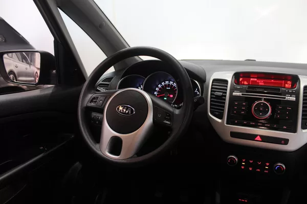 Kia Venga 1.4 66kW Klima ČR - foto 24