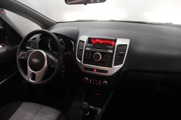 Kia Venga 1.4 66kW Klima ČR - foto 26