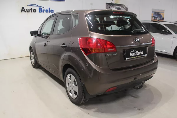 Kia Venga 1.4 66kW Klima ČR - foto 9
