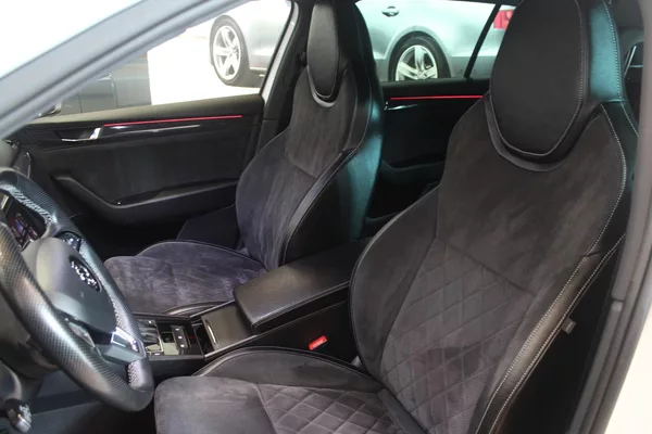 Škoda Superb 2.0TDI DSG Sport-Line Tažné - foto 18