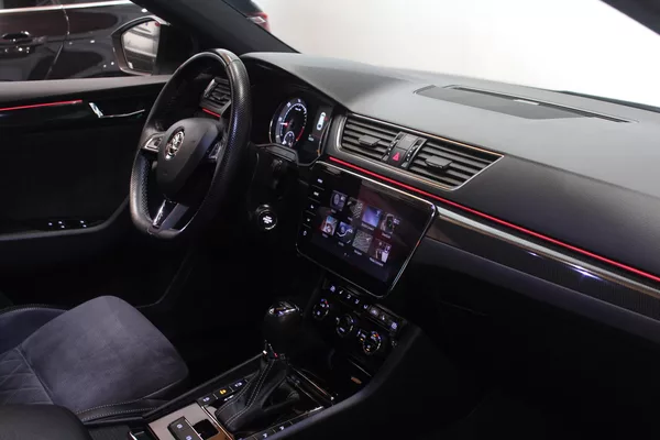 Škoda Superb 2.0TDI DSG Sport-Line Tažné - foto 23