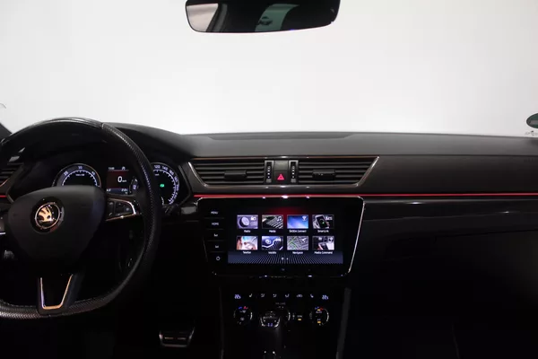 Škoda Superb 2.0TDI DSG Sport-Line Tažné - foto 29