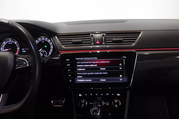 Škoda Superb 2.0TDI DSG Sport-Line Tažné - foto 34