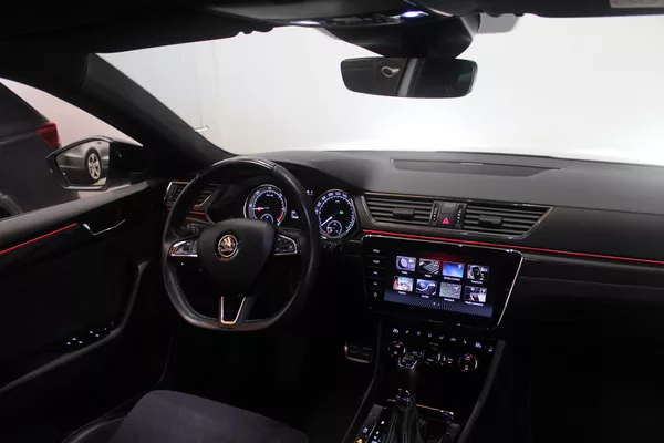 Škoda Superb 2.0TDI DSG Sport-Line Tažné - foto 35