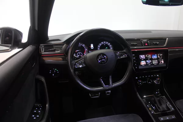 Škoda Superb 2.0TDI DSG Sport-Line Tažné - foto 36