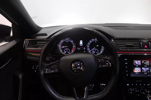 Škoda Superb 2.0TDI DSG Sport-Line Tažné - foto 37