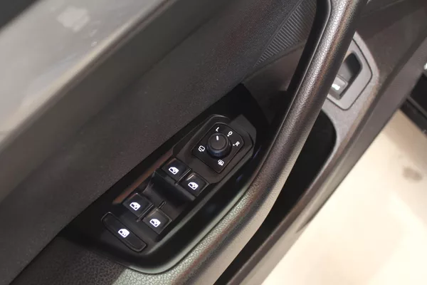 Volkswagen Passat 2.0TDI DSG Display Tažné - foto 18