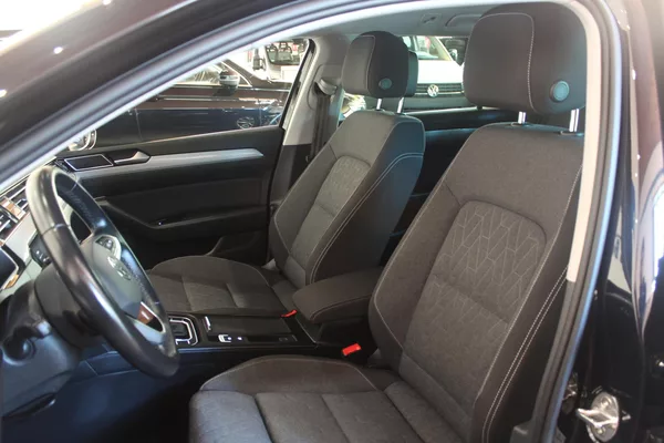 Volkswagen Passat 2.0TDI DSG Display Tažné - foto 19