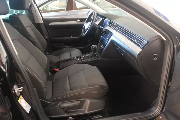 Volkswagen Passat 2.0TDI DSG Display Tažné - foto 25