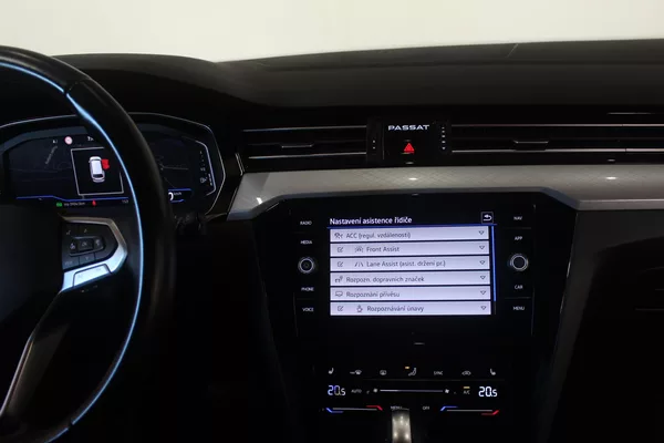 Volkswagen Passat 2.0TDI DSG Display Tažné - foto 31