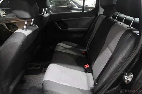 Škoda Fabia 1.2 HTP, 67 000km,servis Škoda - foto 8