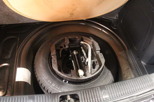 Škoda Fabia 1.2 HTP, 67 000km,servis Škoda - foto 9