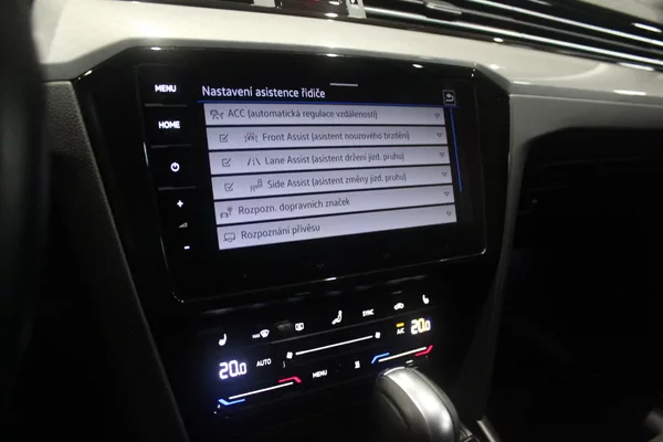 Volkswagen Passat 110kW, Tažné, Nezávislé topení - foto 22