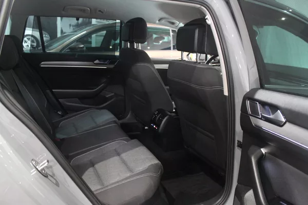 Volkswagen Passat R-Line 110kW,Webasto,360,Tažné - foto 12
