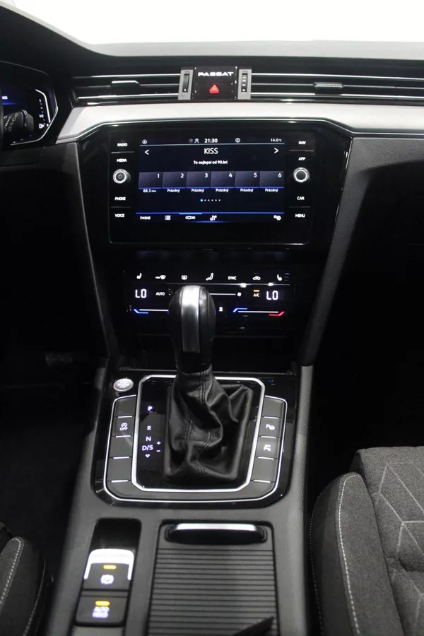 Volkswagen Passat R-Line 110kW,Webasto,360,Tažné - foto 16