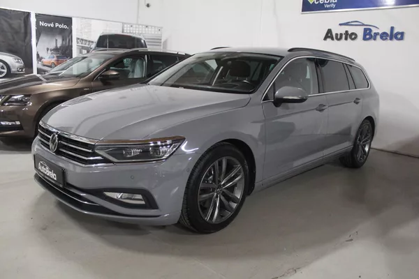 Volkswagen Passat R-Line 110kW,Webasto,360,Tažné - foto 2
