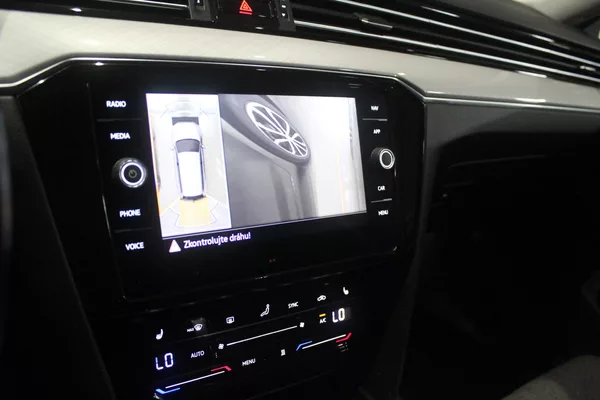 Volkswagen Passat R-Line 110kW,Webasto,360,Tažné - foto 24