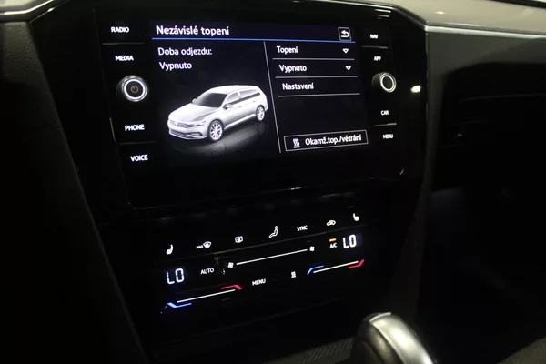 Volkswagen Passat R-Line 110kW,Webasto,360,Tažné - foto 25
