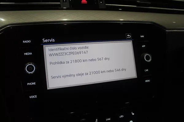 Volkswagen Passat R-Line 110kW,Webasto,360,Tažné - foto 26