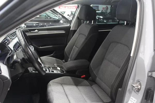 Volkswagen Passat R-Line 110kW,Webasto,360,Tažné - foto 7