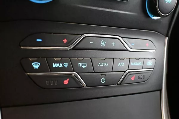 Ford S-MAX 2.0 LED Kamera Tažné 8AT ECOBL - foto 19