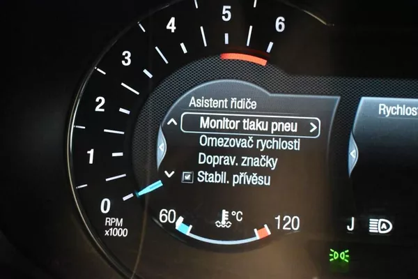 Ford S-MAX 2.0 LED Kamera Tažné 8AT ECOBL - foto 27