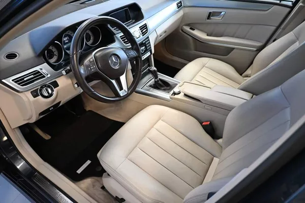 Mercedes-Benz Třídy E 2.2 250T Avantgarde LED CDI - foto 11