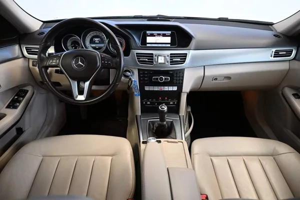 Mercedes-Benz Třídy E 2.2 250T Avantgarde LED CDI - foto 12