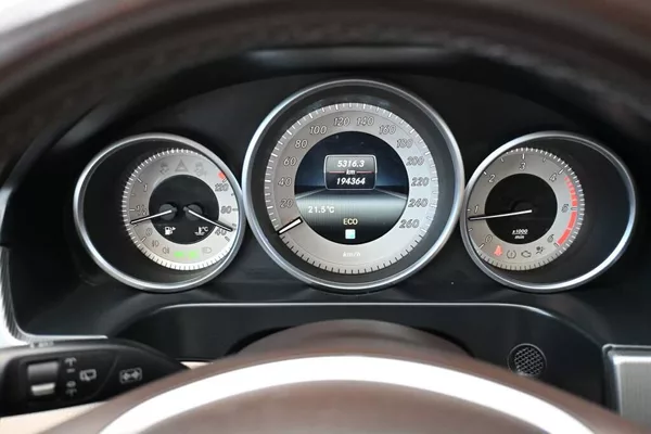 Mercedes-Benz Třídy E 2.2 250T Avantgarde LED CDI - foto 21