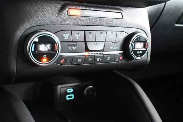 Ford Kuga 2.5 LED ACC Kamera Head-up Taž - foto 17