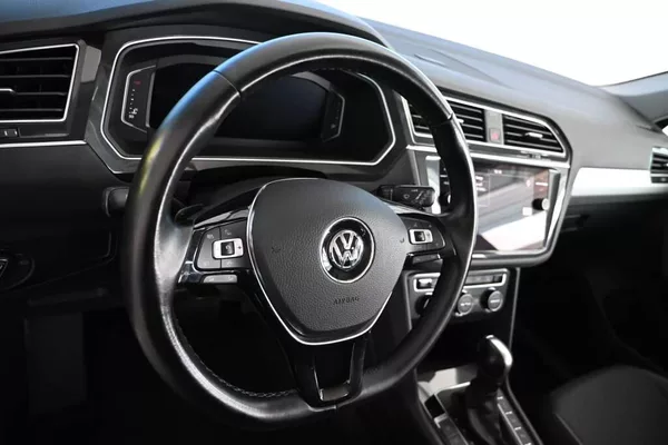 Volkswagen Tiguan 2.0 4Motion LED Matrix DSG ACC - foto 13