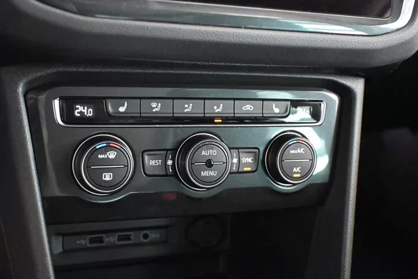 Volkswagen Tiguan 2.0 4Motion LED Matrix DSG ACC - foto 24