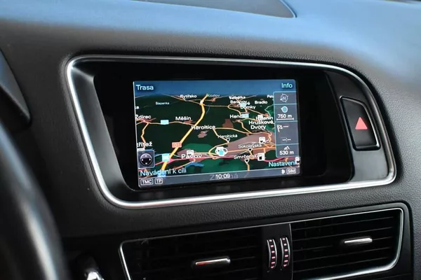 Audi SQ5 3.0 230 KW QUATTRO Bi-Xenon Ka - foto 17